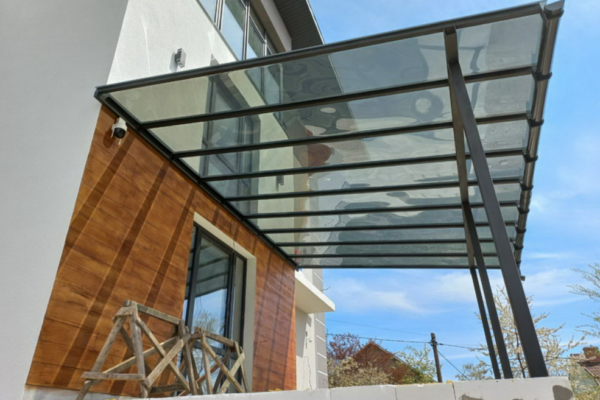 Як доглядати за навісом з полікарбонату?